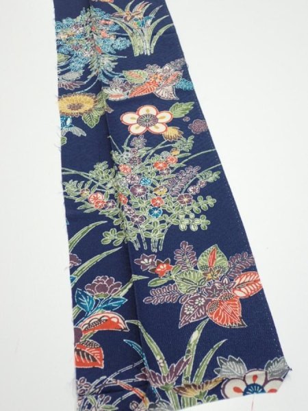 Photo3: 4D10z30  Japanese Kimono Silk  FABRIC Flowers Dark navy 38.6x7.3 (3)