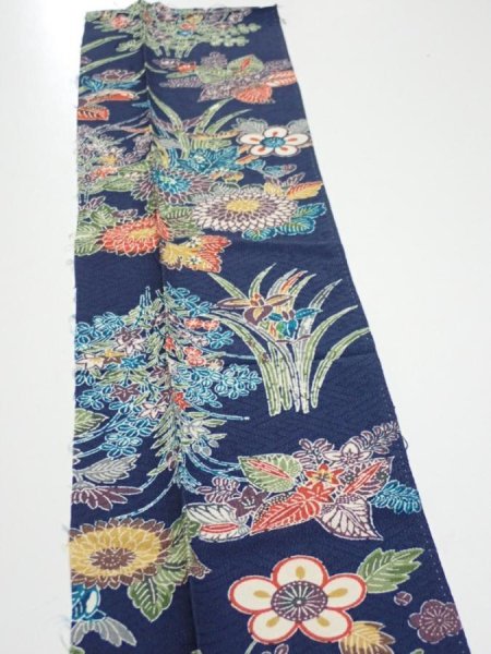 Photo4: 4D10z30  Japanese Kimono Silk  FABRIC Flowers Dark navy 38.6x7.3 (4)