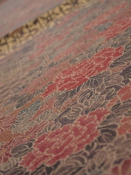 Photo4: 4K01z60  Japanese Kimono Silk  FABRIC Flowers Dark brown 38.6x14.6 (4)