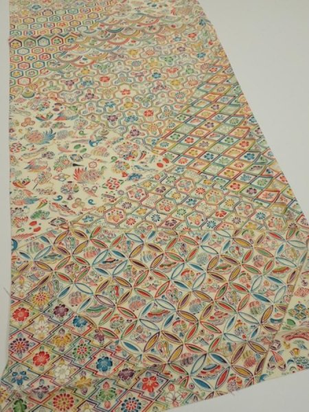 Photo2: 4K02z70  Japanese Kimono Silk  FABRIC Flowers Lime white 44.1x14.0 (2)