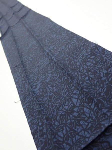 Photo1: 4K09z50  Japanese Kimono Silk  FABRIC Flowers Indigo 63.8x7.3 (1)