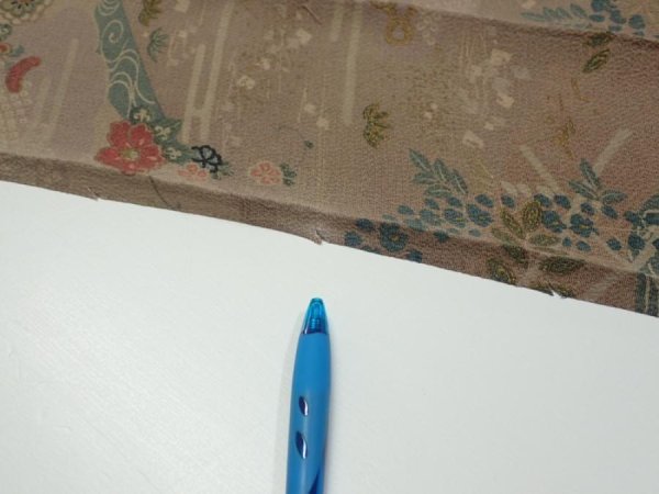 Photo6: 4H09z70  Japanese Kimono Crepe Silk  FABRIC Flowers Brown-Gray 85.0x6.9 (6)