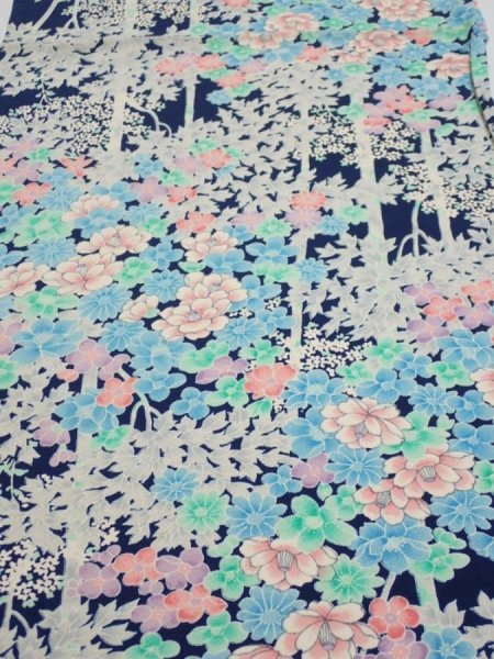 Photo1: 4H01z  Japanese Kimono Silk  FABRIC Flowers Dark navy (1)