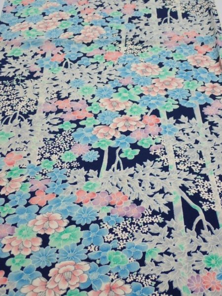 Photo1: 4H02z  Japanese Kimono Silk  FABRIC Flowers Dark navy (1)