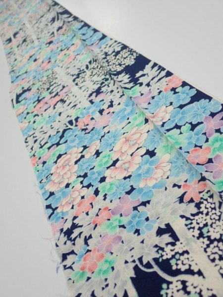 Photo1: 4H06z40  Japanese Kimono Silk  FABRIC Flowers Dark navy 56.7x7.1 (1)