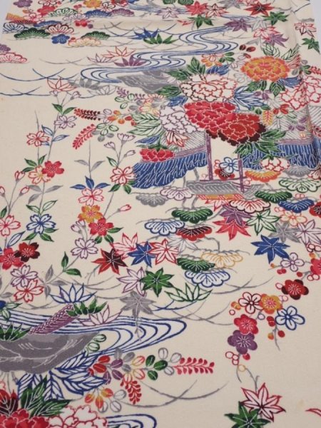 Photo1: 4L01z70  Japanese Kimono Silk  FABRIC Flowers Off-white 43.3x14.4 (1)