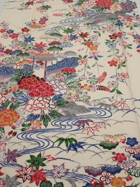 Photo1: 4L05z90  Japanese Kimono Silk  FABRIC Flowers Off-white 63.8x14.4 (1)