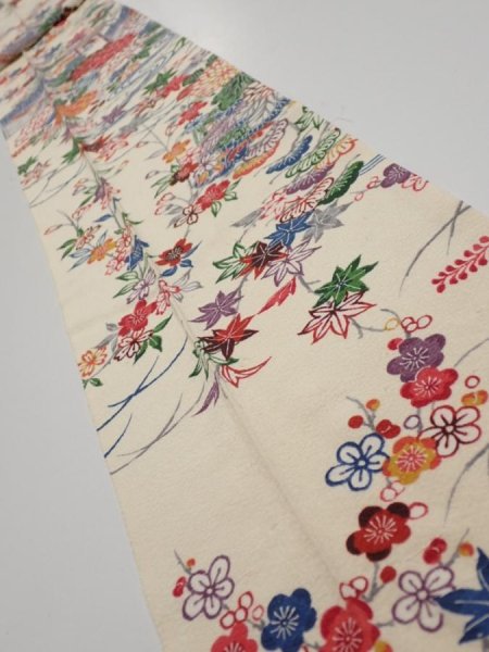 Photo1: 4L09z60  Japanese Kimono Silk  FABRIC Flowers Off-white 78.0x7.1 (1)