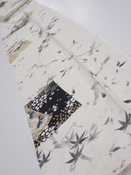 Photo1: 3R09z50  Japanese Kimono Silk  FABRIC Flowers Off-white 81.9x7.3 (1)