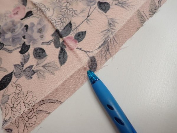 Photo6: 3R09z60  Japanese Kimono Crepe Silk  FABRIC Flowers Light pink 83.5x7.5 (6)