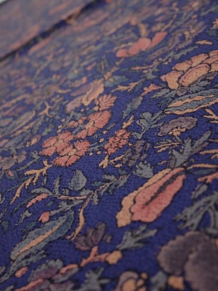 Photo4: 3R01z60  Japanese Kimono Crepe Silk  FABRIC Flowers Navy 39.4x14.6 (4)