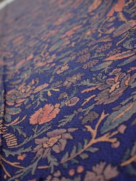 Photo4: 3R07z40  Japanese Kimono Crepe Silk  FABRIC Flowers Navy 56.7x7.1 (4)
