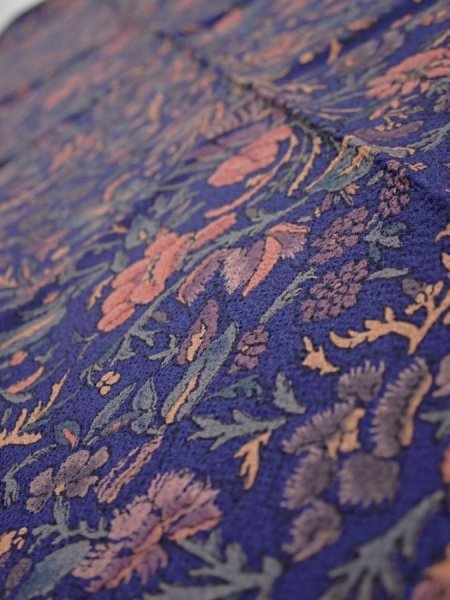 Photo5: 3R10z30  Japanese Kimono Crepe Silk  FABRIC Flowers Navy 34.3x7.1 (5)