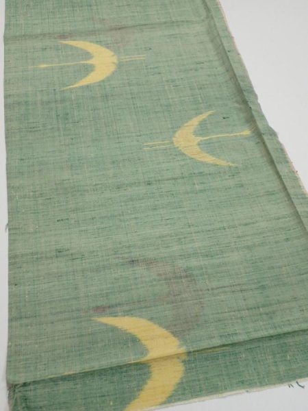Photo2: 3R02z50  Japanese Kimono Silk TSUMUGI FABRIC Flying crane Light green 40.9x14.4 (2)
