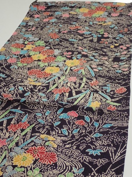 Photo3: 1H01z70  Japanese Kimono Crepe Silk  FABRIC Flowers Dark grape 42.1x14.4 (3)