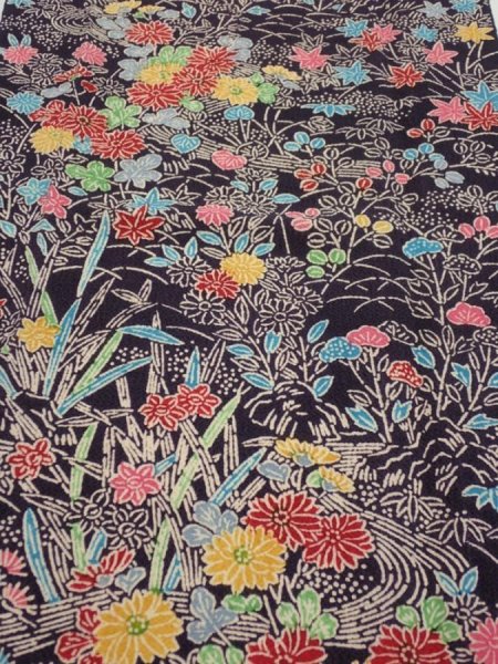 Photo1: 1H05z100  Japanese Kimono Crepe Silk  FABRIC Flowers Dark grape 66.1x14.4 (1)