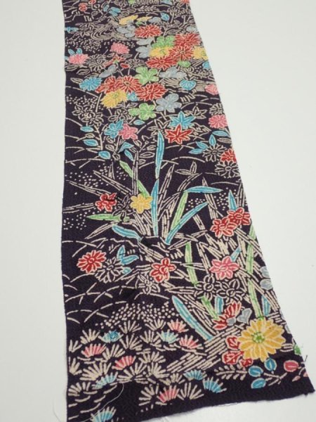 Photo3: 1H08z40  Japanese Kimono Crepe Silk  FABRIC Flowers Dark grape 39.8x7.1 (3)