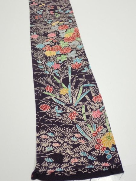 Photo2: 1H10z50  Japanese Kimono Crepe Silk  FABRIC Flowers Dark grape 59.1x7.1 (2)