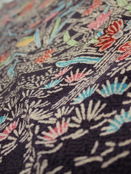 Photo4: 1H11z30  Japanese Kimono Crepe Silk  FABRIC Flowers Dark grape 37.0x7.3 (4)