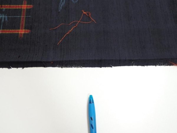 Photo7: 1H02z50  Japanese Kimono Silk TSUMUGI FABRIC Swallow  Navy-Black 41.3x14.4 (7)