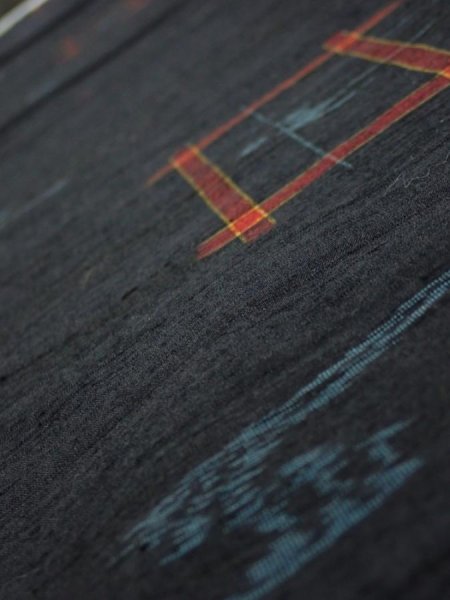 Photo4: 1H03z80  Japanese Kimono Silk TSUMUGI FABRIC Swallow  Navy-Black 64.6x14.2 (4)