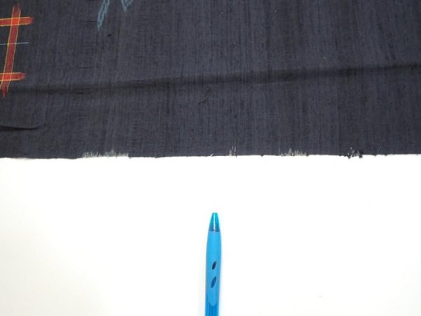 Photo7: 1H03z80  Japanese Kimono Silk TSUMUGI FABRIC Swallow  Navy-Black 64.6x14.2 (7)