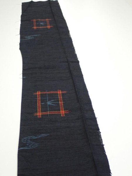 Photo3: 1H08z40  Japanese Kimono Silk TSUMUGI FABRIC Swallow  Navy-Black 57.5x7.5 (3)