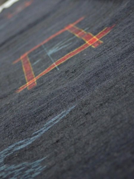 Photo4: 1H08z40  Japanese Kimono Silk TSUMUGI FABRIC Swallow  Navy-Black 57.5x7.5 (4)