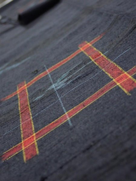 Photo4: 1H09z50  Japanese Kimono Silk TSUMUGI FABRIC Swallow  Navy-Black 80.7x6.7 (4)