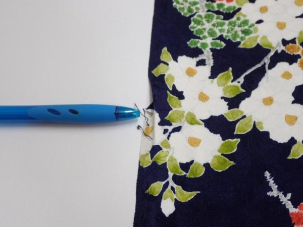 Photo8: 3H01z60  Japanese Kimono Silk  FABRIC Plum branch Dark navy 42.1x14.0 (8)