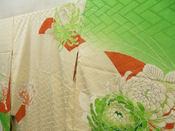 Photo2: 5502T11z1090 Vintage Japanese Kimono Silk FURISODE Chrysanthemum Light green (2)