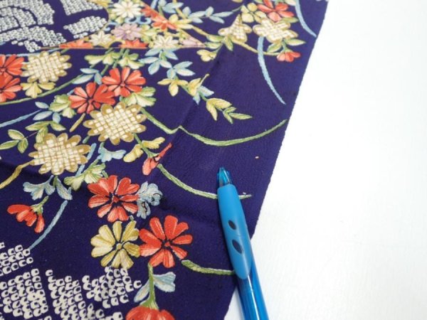 Photo6: 3K01z60  Japanese Kimono Silk  FABRIC Flowers Navy 41.3x14.6 (6)