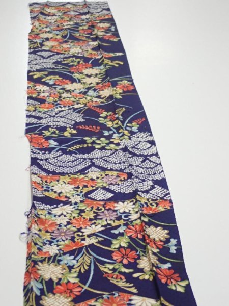 Photo3: 3K08z40  Japanese Kimono Silk  FABRIC Flowers Navy 58.3x7.5 (3)