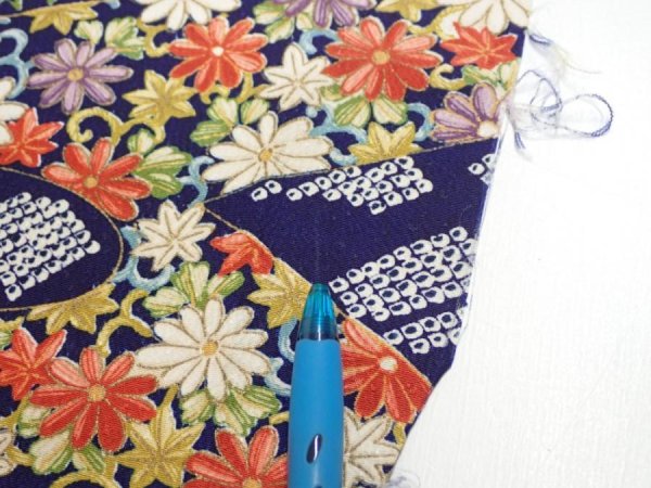 Photo6: 3K08z40  Japanese Kimono Silk  FABRIC Flowers Navy 58.3x7.5 (6)