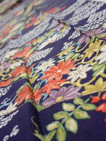 Photo4: 3K09z50  Japanese Kimono Silk  FABRIC Flowers Navy 80.3x6.9 (4)