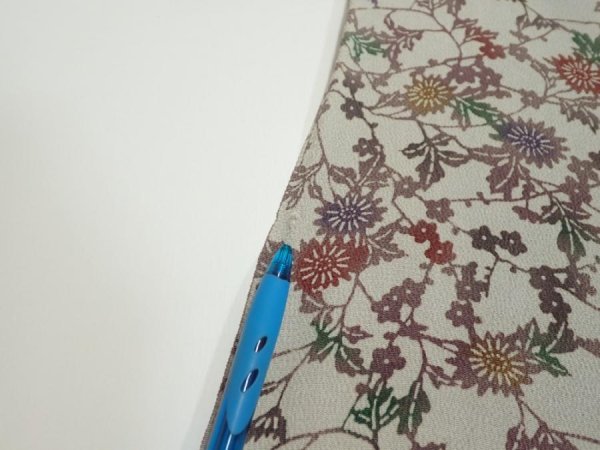 Photo6: 3C01z70  Japanese Kimono Crepe Silk  FABRIC Flowers Gray 42.5x14.4 (6)