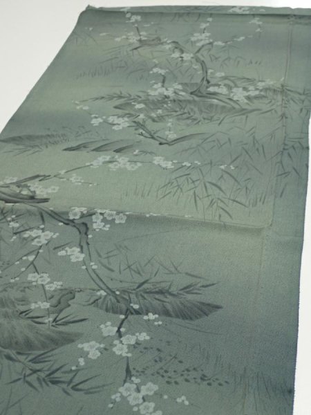 Photo3: 2P01z60  Japanese Kimono Crepe Silk  FABRIC Plum tree Green-Gray 41.7x14.6 (3)