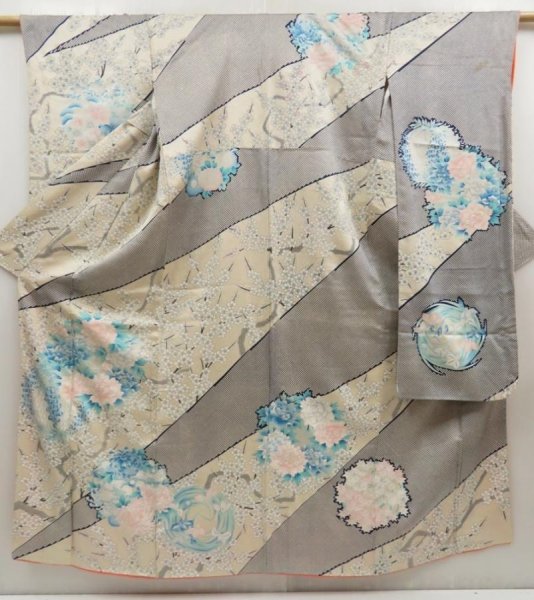 Photo1: 5612T12z1020 Vintage Japanese Kimono Silk FURISODE Peony Off-white (1)