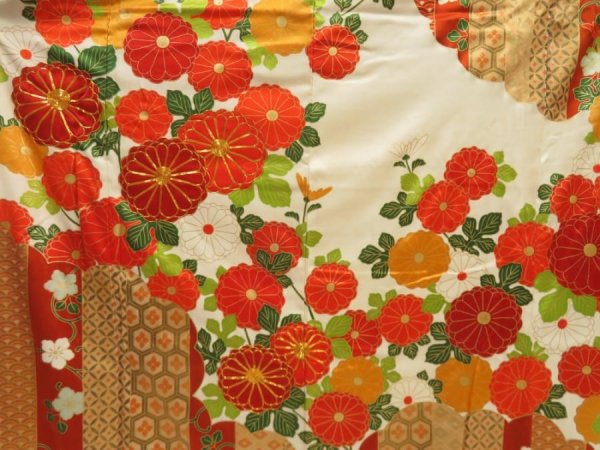 Photo8: 5626T12z1360 Vintage Japanese Kimono Silk FURISODE Chrysanthemum Off-white (8)