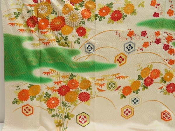 Photo6: 5702T04z1120 Vintage Japanese Kimono Silk FURISODE Chrysanthemum Off-white (6)