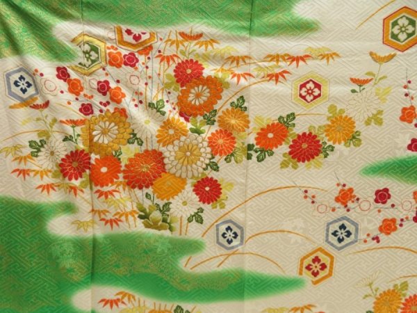 Photo8: 5702T04z1120 Vintage Japanese Kimono Silk FURISODE Chrysanthemum Off-white (8)