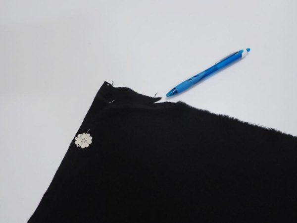 Photo9: 1V01z110  Japanese Kimono Silk  FABRIC Flower Black 64.6x14.2 (9)