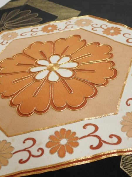 Photo2: 1V02z110  Japanese Kimono Silk  FABRIC Flower Black 64.6x14.2 (2)