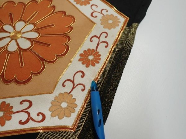 Photo9: 1V02z110  Japanese Kimono Silk  FABRIC Flower Black 64.6x14.2 (9)