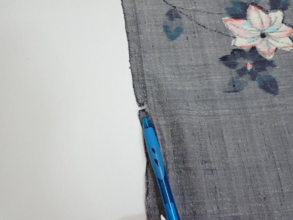 Photo6: 1V01z50  Japanese Kimono Silk TSUMUGI FABRIC Flower Gray 41.7x15.0 (6)