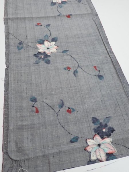 Photo2: 1V02z50  Japanese Kimono Silk TSUMUGI FABRIC Flower Gray 41.7x14.8 (2)