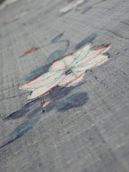 Photo4: 1V05z80  Japanese Kimono Silk TSUMUGI FABRIC Flower Gray 65.0x14.8 (4)