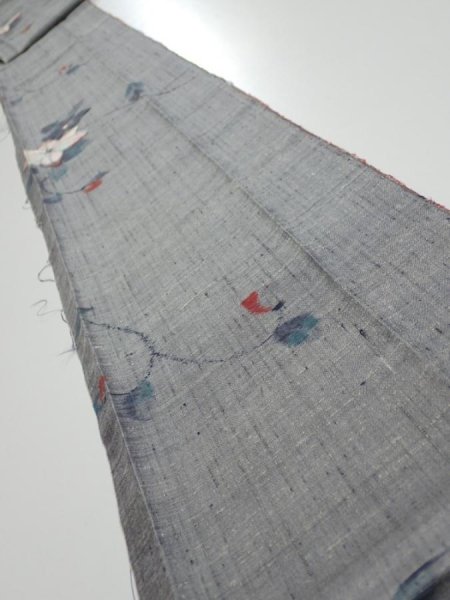 Photo1: 1V09z50  Japanese Kimono Silk TSUMUGI FABRIC Flower Gray 85.0x7.3 (1)