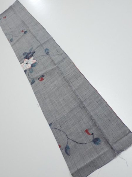 Photo1: 1V10z30  Japanese Kimono Silk TSUMUGI FABRIC Flower Gray 41.3x7.3 (1)