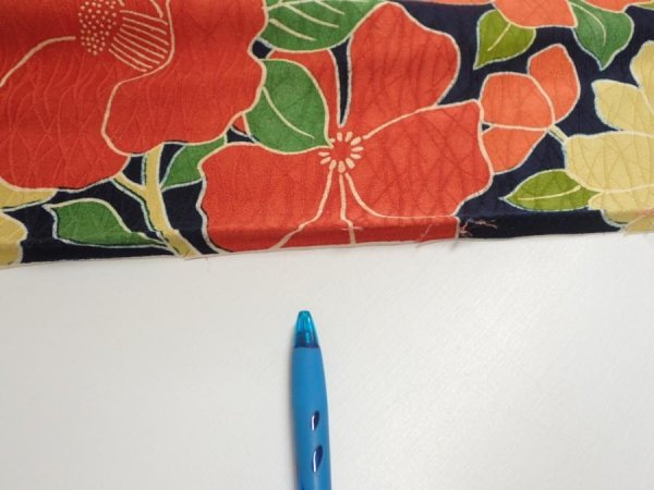 Photo7: 1V02z60  Japanese Kimono Silk  FABRIC Camellia Dark navy 44.1x14.4 (7)